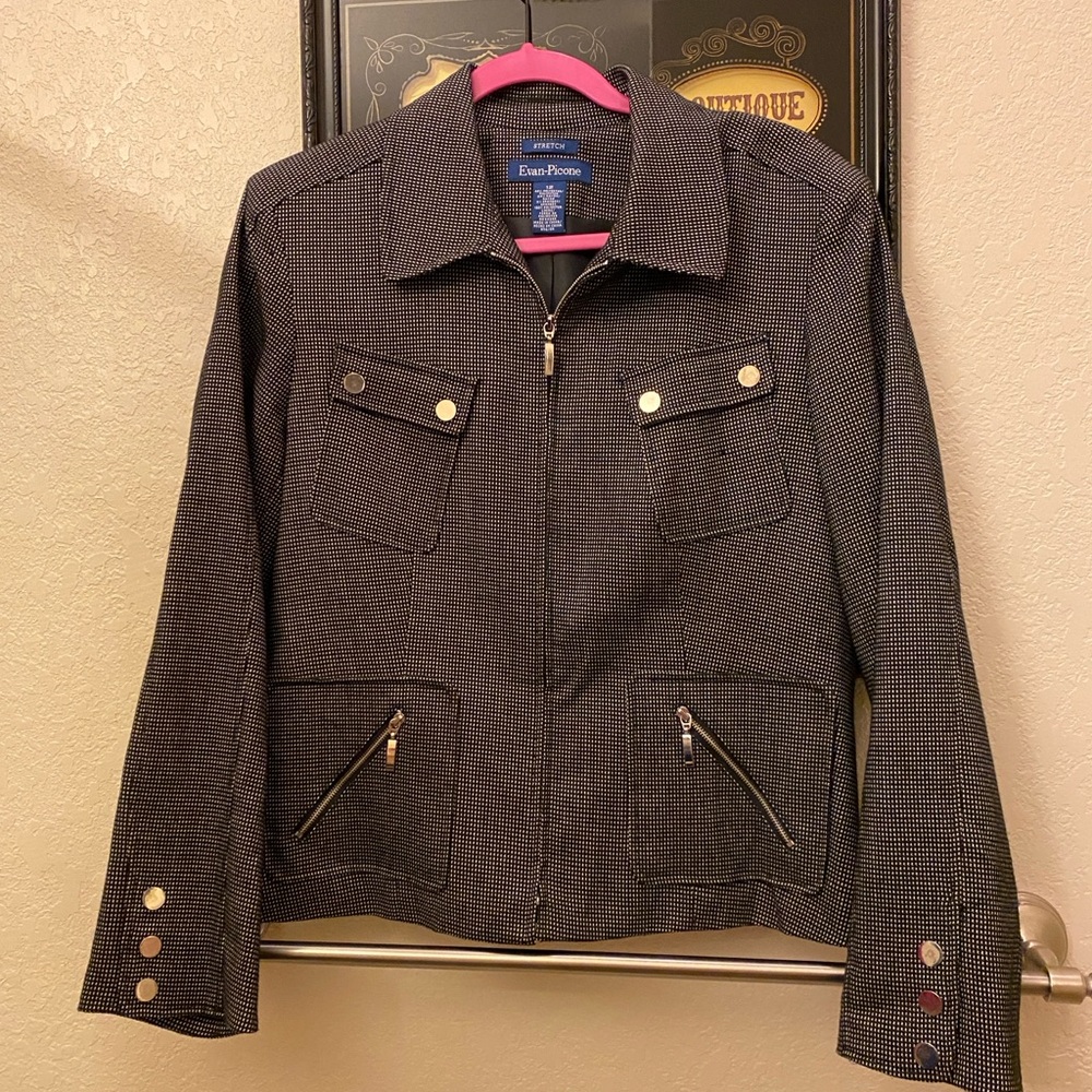 Evan Picone black and grey jacket with silver zippers and snaps. Size 12